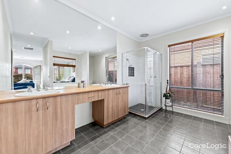 Property photo of 10 Langhorne Crescent Rowville VIC 3178