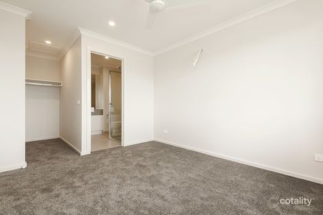Property photo of 9 Kelpie Walk Sunbury VIC 3429