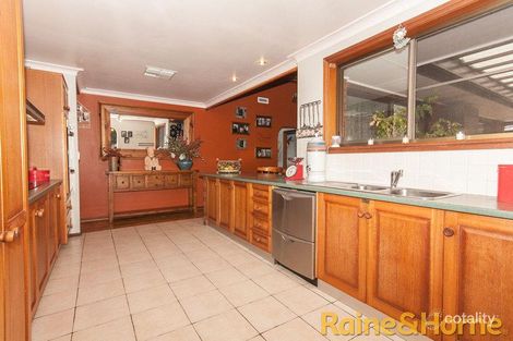 Property photo of 3 Andrew Place Dubbo NSW 2830