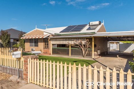 62 Reginald St, Queens Park, WA 6107