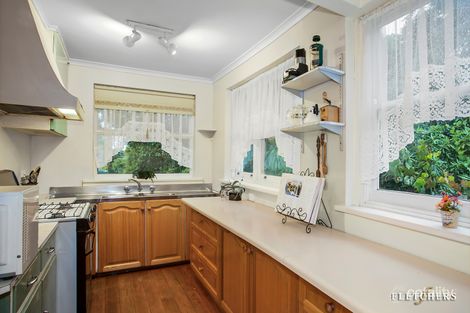 Property photo of 121 Mountain View Parade Rosanna VIC 3084