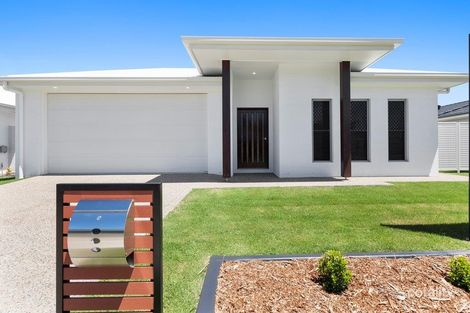 9 Row St, Kilcoy, QLD 4515