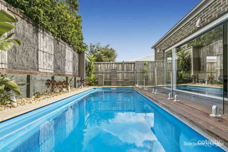 16 Crepe Ave, Cranbourne West, VIC 3977