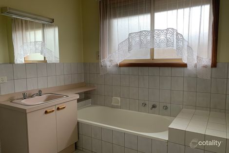 Property photo of 2/9 Orrong Avenue Reservoir VIC 3073