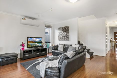 Property photo of 4 Pedigree Grove Cranbourne East VIC 3977