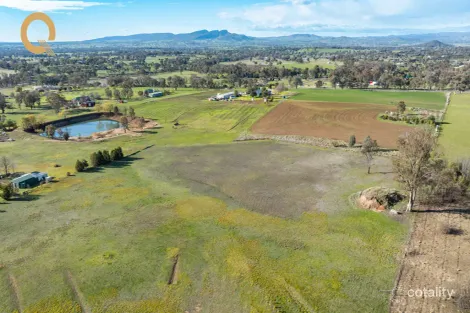 Property photo of 28 Mountainpeak Lane Table Top NSW 2640