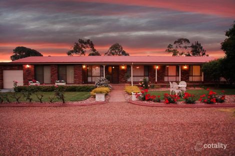 11 Sumbray Ave, Kemps Creek, NSW 2178