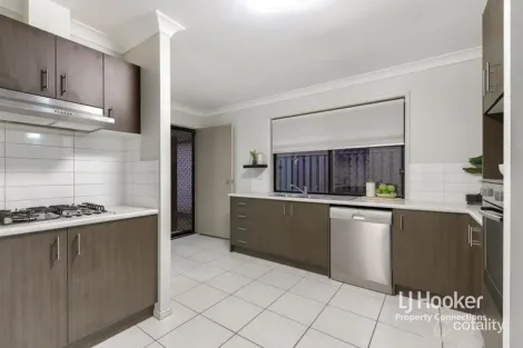 Property photo of 50 Diamantina Crescent Fitzgibbon QLD 4018
