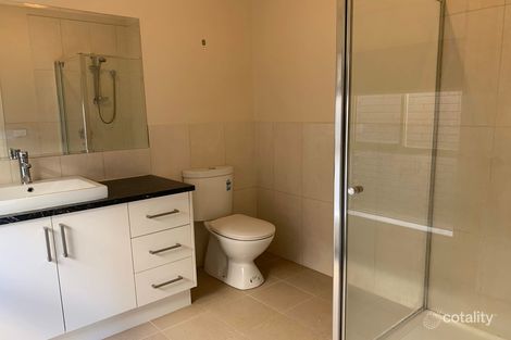 Property photo of 8 Rosleigh Drive Craigieburn VIC 3064