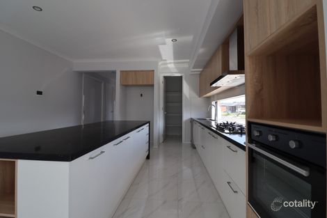 Property photo of 21 Laurimar Grove Wyndham Vale VIC 3024