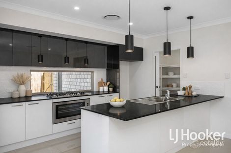 Property photo of 16 Paradise Street Yarrabilba QLD 4207