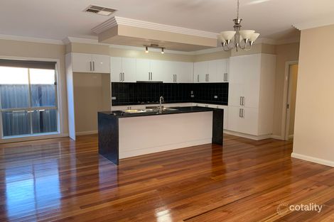 Property photo of 8 Rosleigh Drive Craigieburn VIC 3064