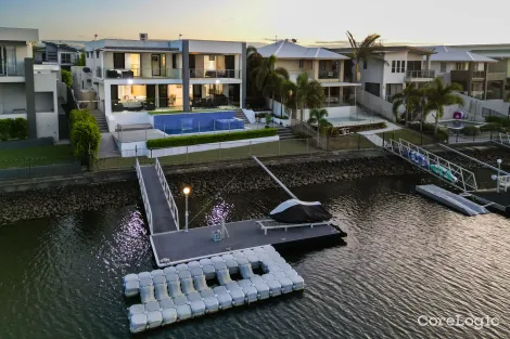 Property photo of 26 Harbourvue Court Helensvale QLD 4212