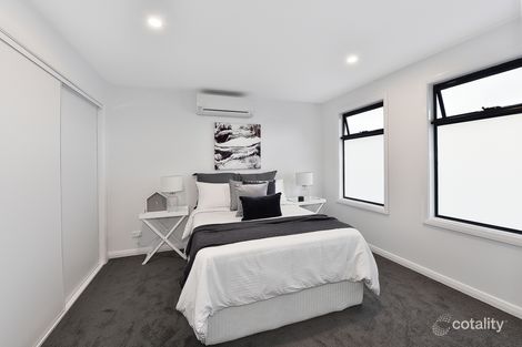 Property photo of 2/26 Thackeray Road Reservoir VIC 3073