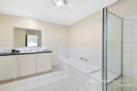Property photo of 2/1314 North Road Oakleigh South VIC 3167