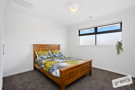 Property photo of 51 Springleaf Avenue Clyde North VIC 3978
