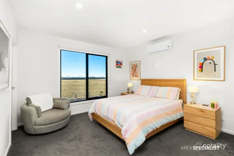 Property photo of 15 Nattarak Avenue Werribee VIC 3030