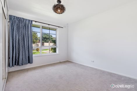 Property photo of 19 Ravenslea Crescent Deer Park VIC 3023