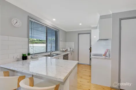 45 Rushby St, Bateau Bay, NSW 2261