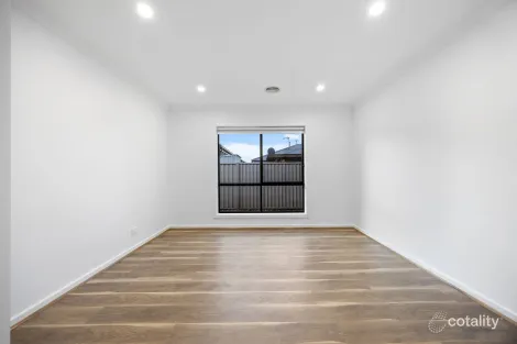 Property photo of 19 Bect Street Sebastopol VIC 3356