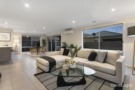 Property photo of 3 Scullin Street Cranbourne East VIC 3977