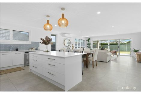Property photo of 94 Albatross Way Old Bar NSW 2430