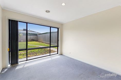 Property photo of 16 Fieldhouse Lane Berwick VIC 3806