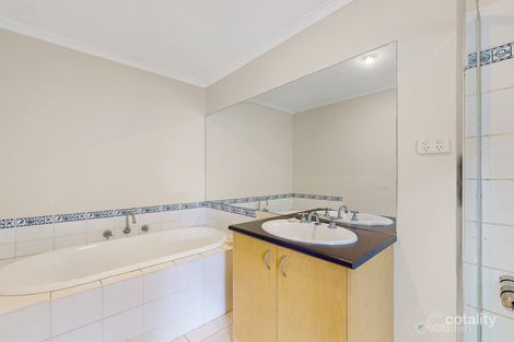 Property photo of 16 Fieldhouse Lane Berwick VIC 3806