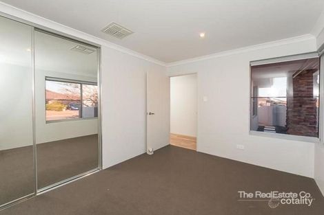 298 Peelwood Pde, Halls Head, WA 6210