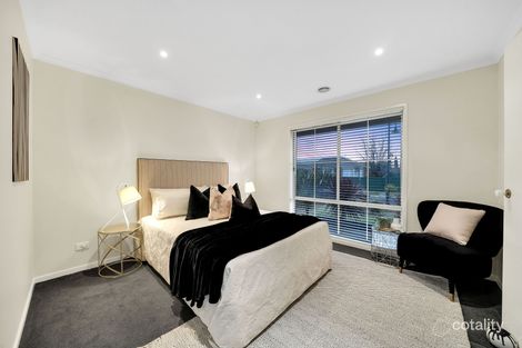 Property photo of 25 Charlesworth Crescent Burnside VIC 3023