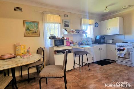 Property photo of 10 Crowther Street Young NSW 2594