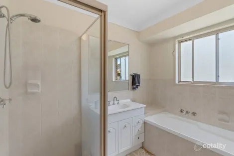 Property photo of 40 Meadowbrook Drive Meadowbrook QLD 4131