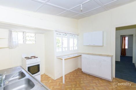 Property photo of 21 Echlin Street Labrador QLD 4215