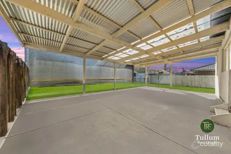 25 Ainsleigh Ct, Cranbourne, VIC 3977