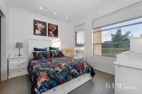 Property photo of 17 Vere Way Mickleham VIC 3064