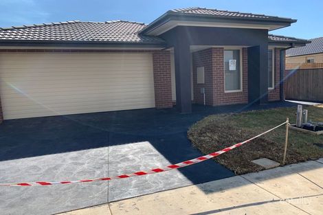 Property photo of 18 Cardex Road Clyde North VIC 3978