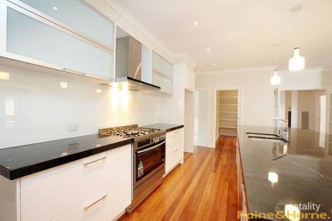 Property photo of 7 Coronation Street Taylors Hill VIC 3037