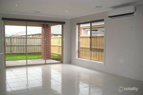 Property photo of 7 Mickleham Drive Cranbourne North VIC 3977