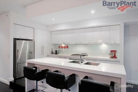 Property photo of 2/8 San Sebastian Drive Point Cook VIC 3030