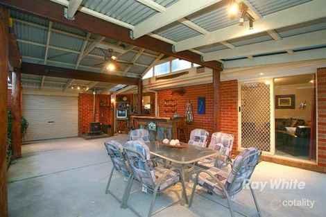 Property photo of 18 Jaye Place Cranbourne West VIC 3977