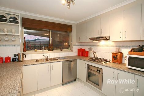 Property photo of 18 Jaye Place Cranbourne West VIC 3977