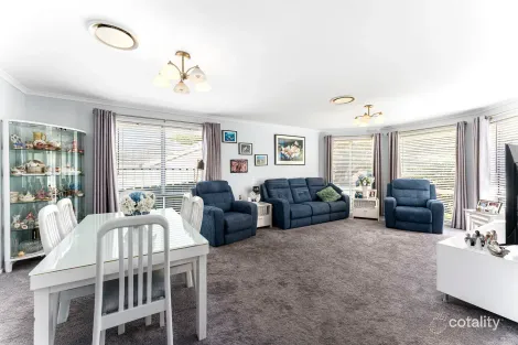 Property photo of 5 Sara Jane Close Kanwal NSW 2259