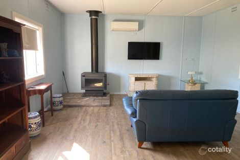 Property photo of 21 Ariah Street Mirrool NSW 2665