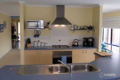 Property photo of 21 Toongabbie Place Craigieburn VIC 3064