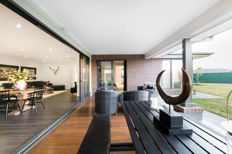 Property photo of 8 John Circuit Angle Vale SA 5117