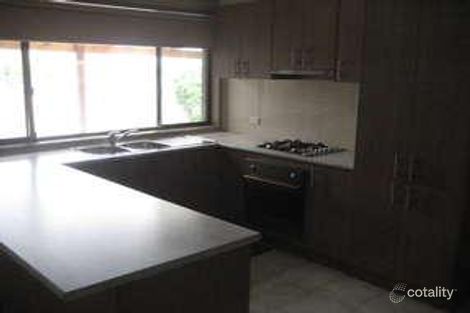 Property photo of 33 Kellaway Crescent Mill Park VIC 3082