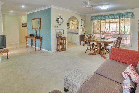 Property photo of 11 Calluna Court Regents Park QLD 4118