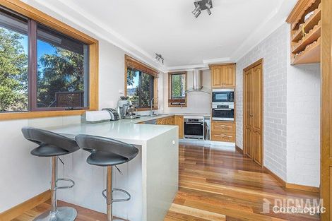 Property photo of 17 Seabreeze Place Thirroul NSW 2515