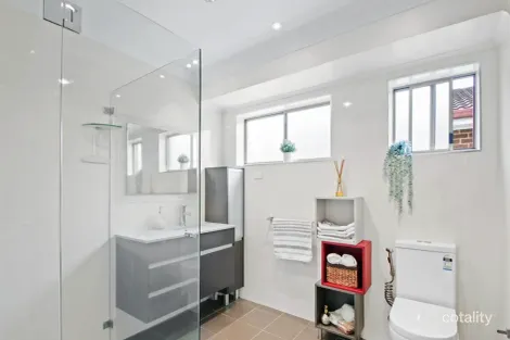 Property photo of 6 Tennant Place Edensor Park NSW 2176