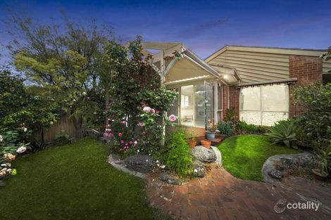 2/10 Raynes Park Rd, Hampton, VIC 3188